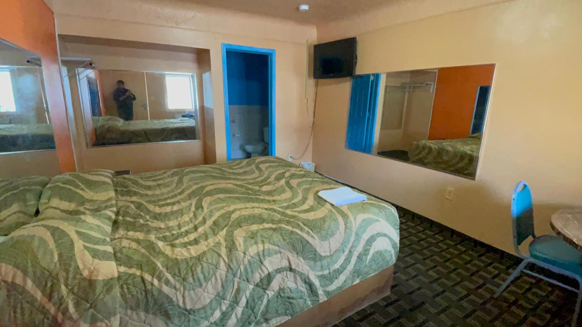 Deluxe Inn Motel Детройт Екстер'єр фото