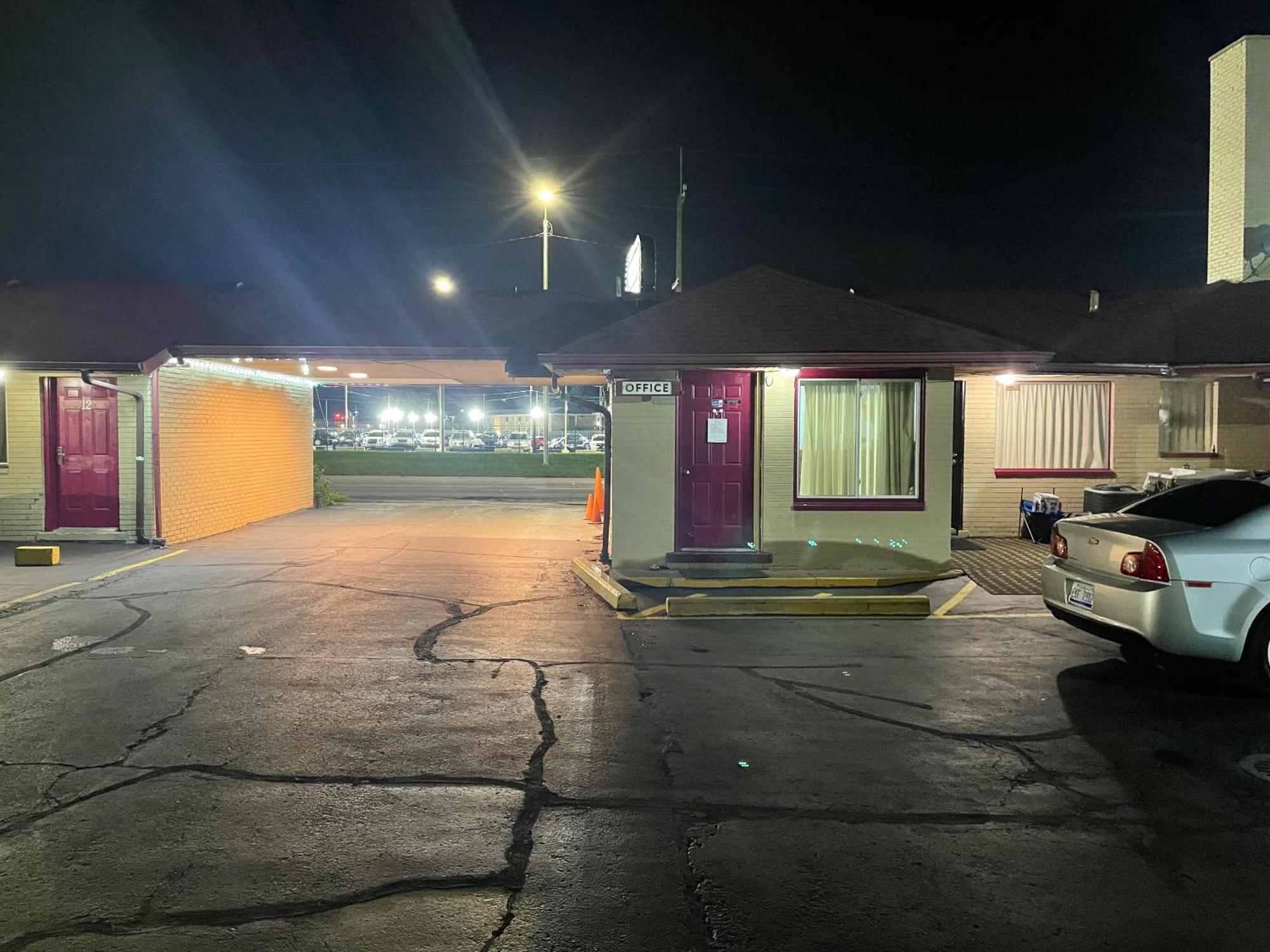 Deluxe Inn Motel Детройт Екстер'єр фото